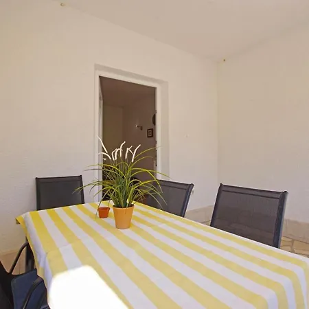 Silva Apartment Sutivan